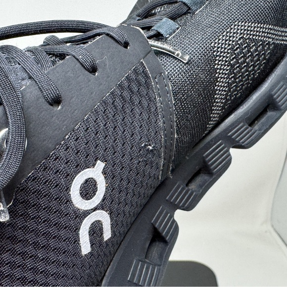 On Cloud helion running Training Shoes size 12 mens heel lining hole - Picture 9 of 15